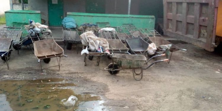 Lusaka Waste Management Company Cracks Down on Illegal Pushcart Operators