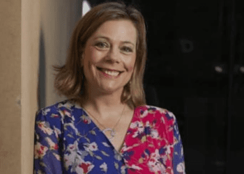 Community voices of people adversely affected by smoking can inspire smokers to quit, UK organization